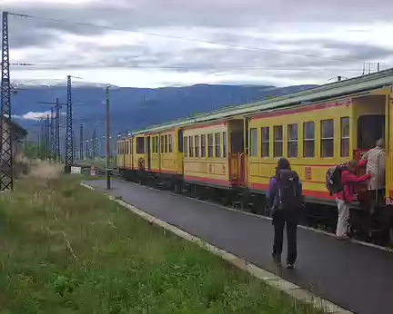 En route dans le train jaune ! En route dans le train jaune !